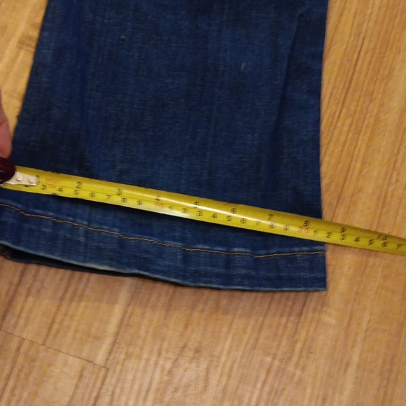 Womens size 27 True Religion mid flare jeans - Picture 9 of 9